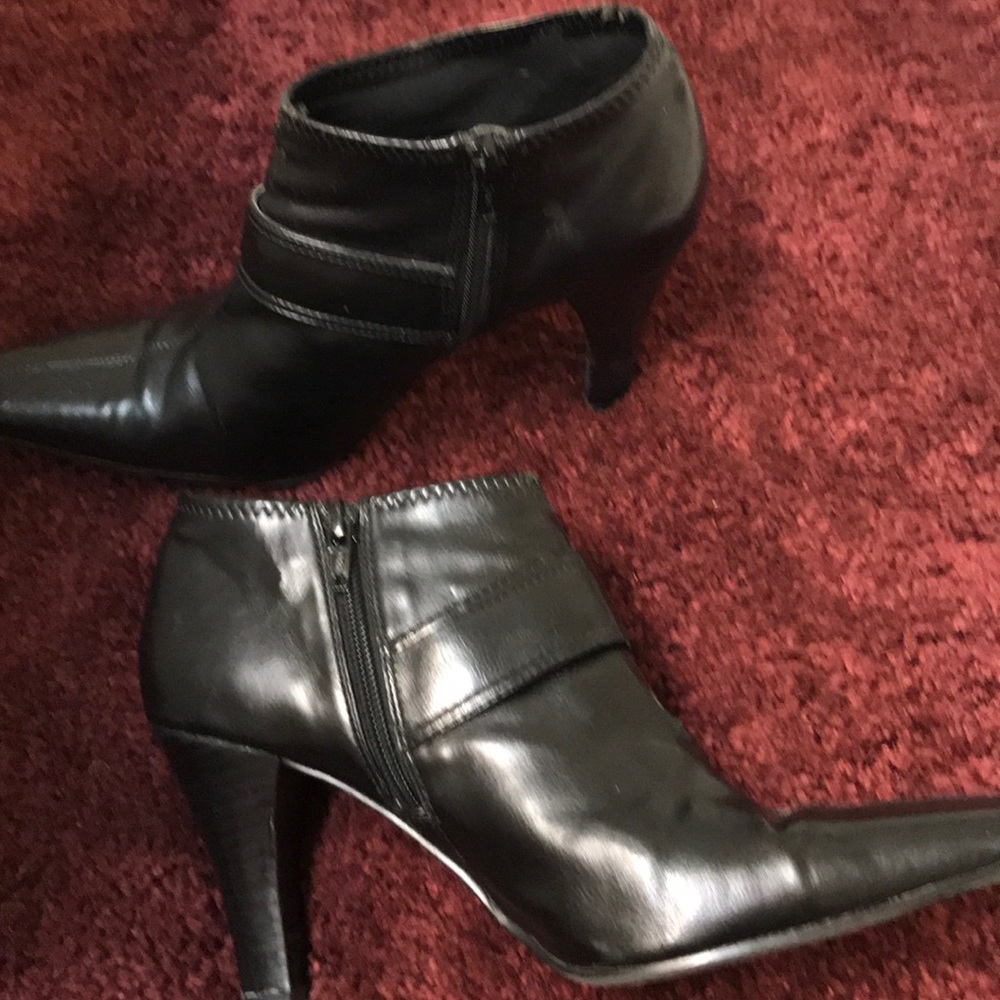Nine West Black Booties Sz 7.5
